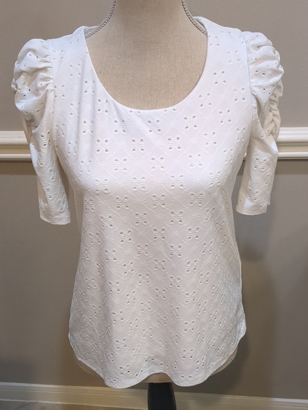 Cece White Eyelet Puff Sleeve Women's Top